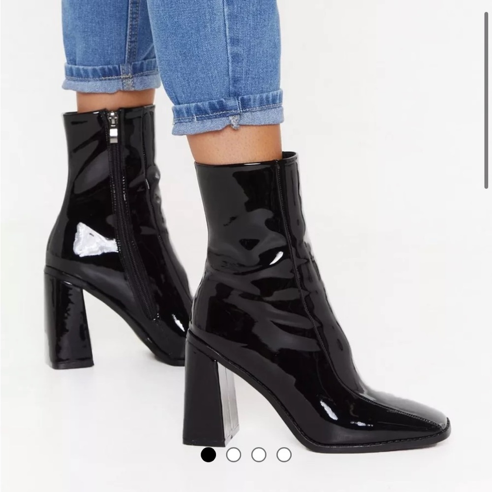 Nasty Gal Size 6 Black Patent Square Toe Flare Heel Boots‎ Zipper Side